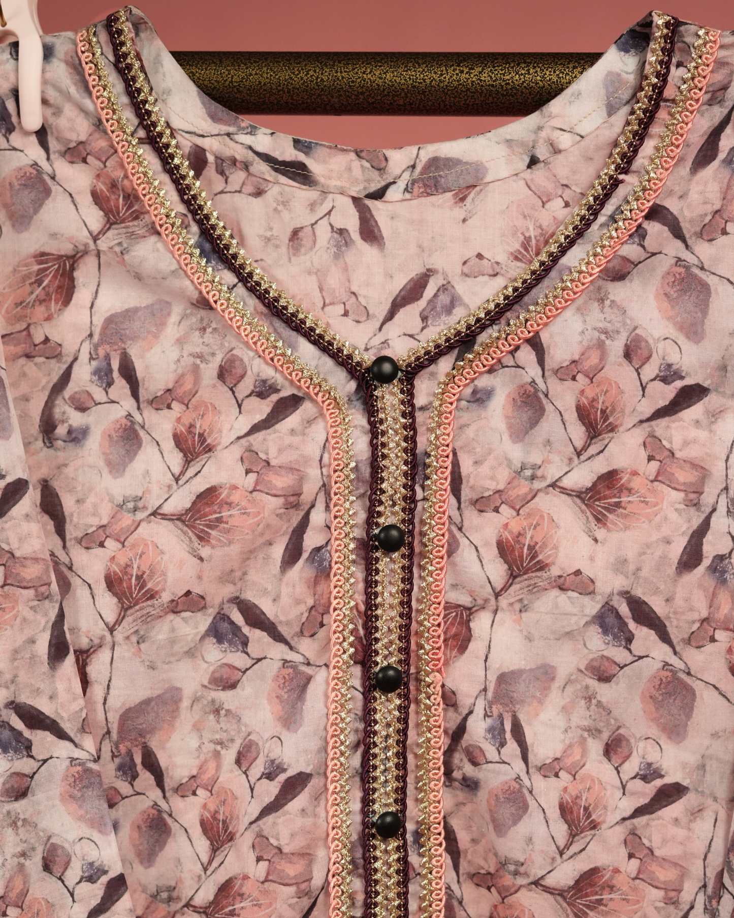 Patchouli 02 – Rose-Taupe Botanical Lawn Set