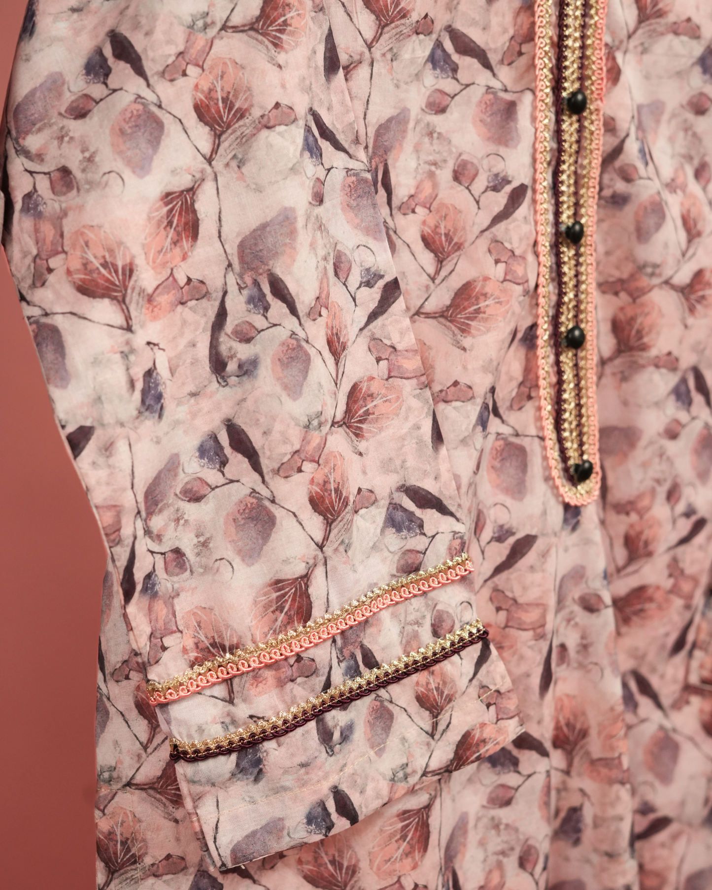 Patchouli 02 – Rose-Taupe Botanical Lawn Set