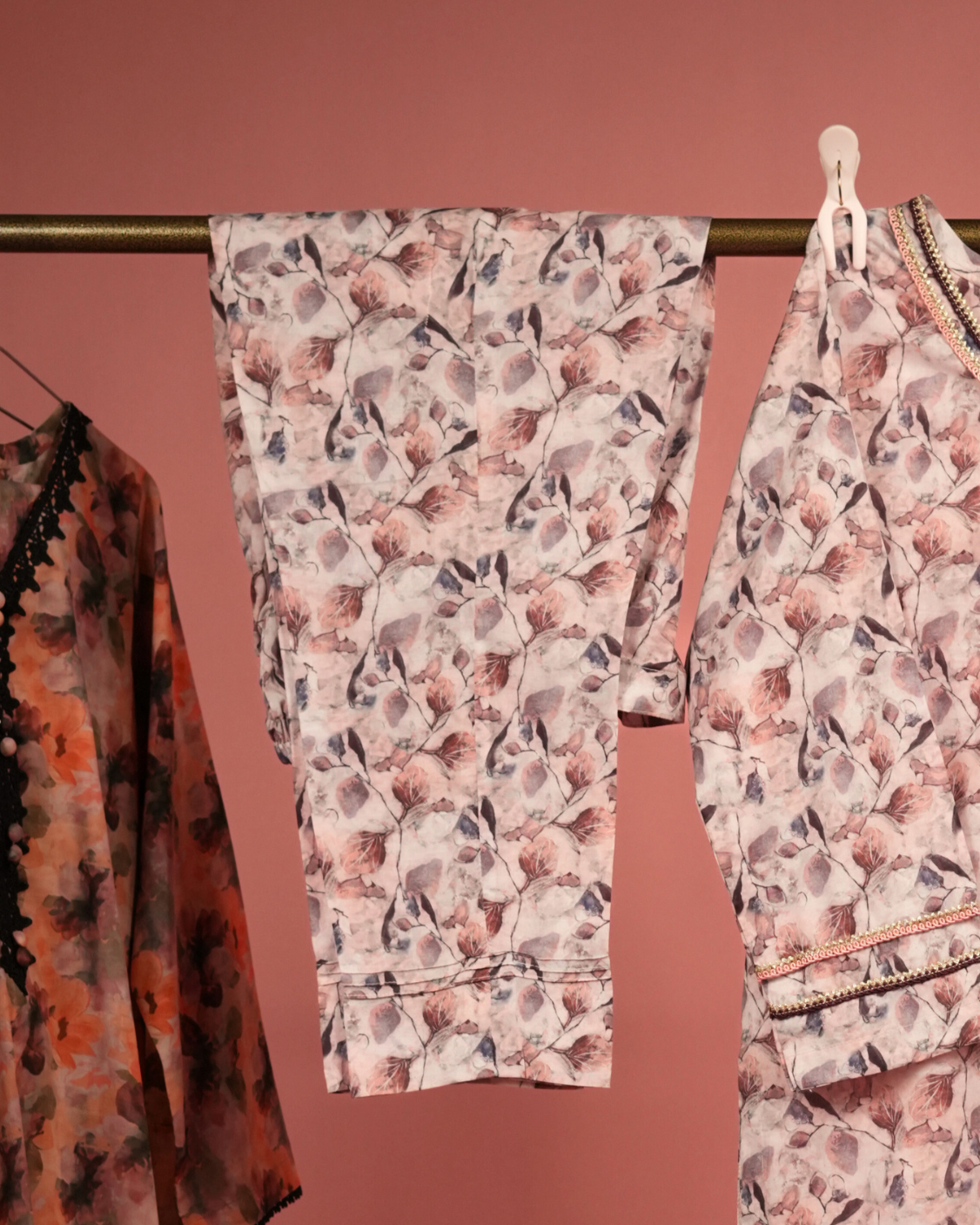Patchouli 02 – Rose-Taupe Botanical Lawn Set